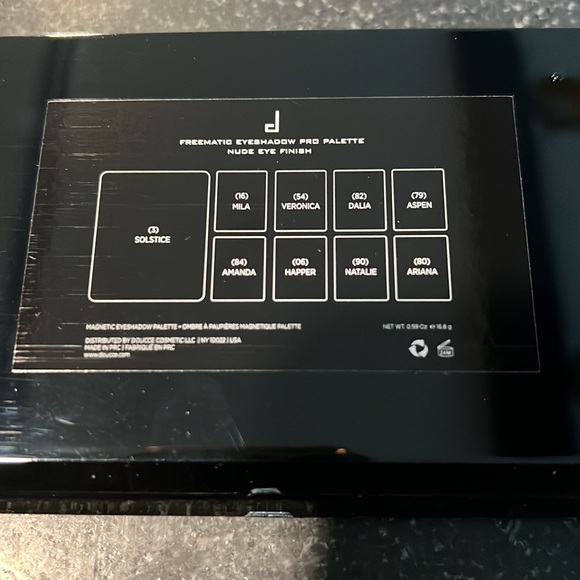 New Doucce Freematic eye shadow pro pallet in neutral NWOT - Picture 3 of 5